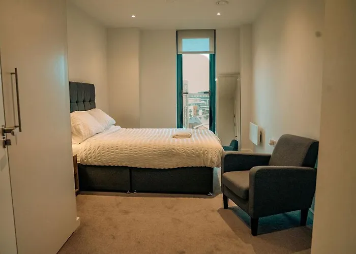 Luxury Sky Suites 2 Bedroom 2 Bathroom City Centre Apartment